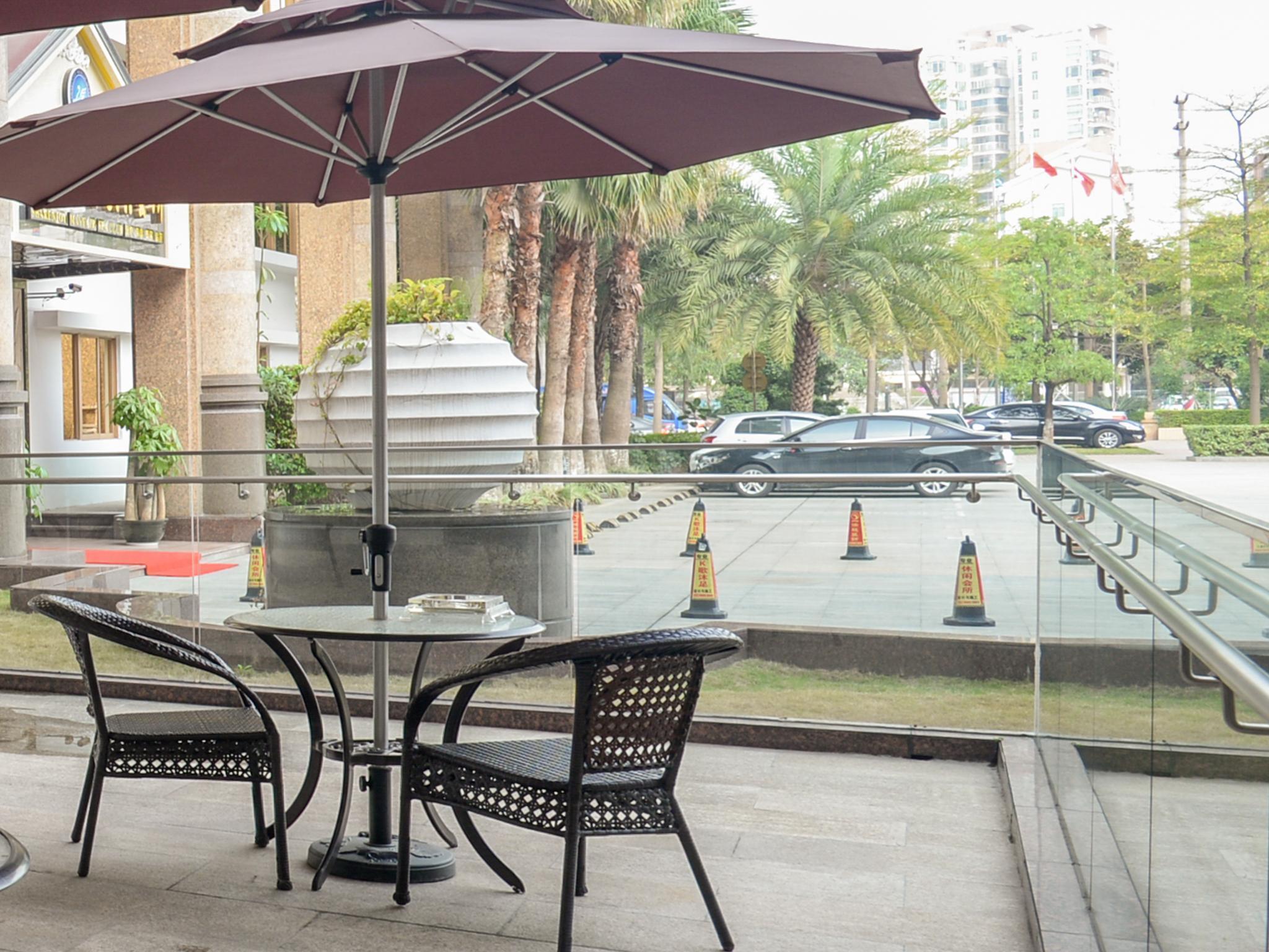 Hotel Ramada Shenzhen Baoan Exterior foto