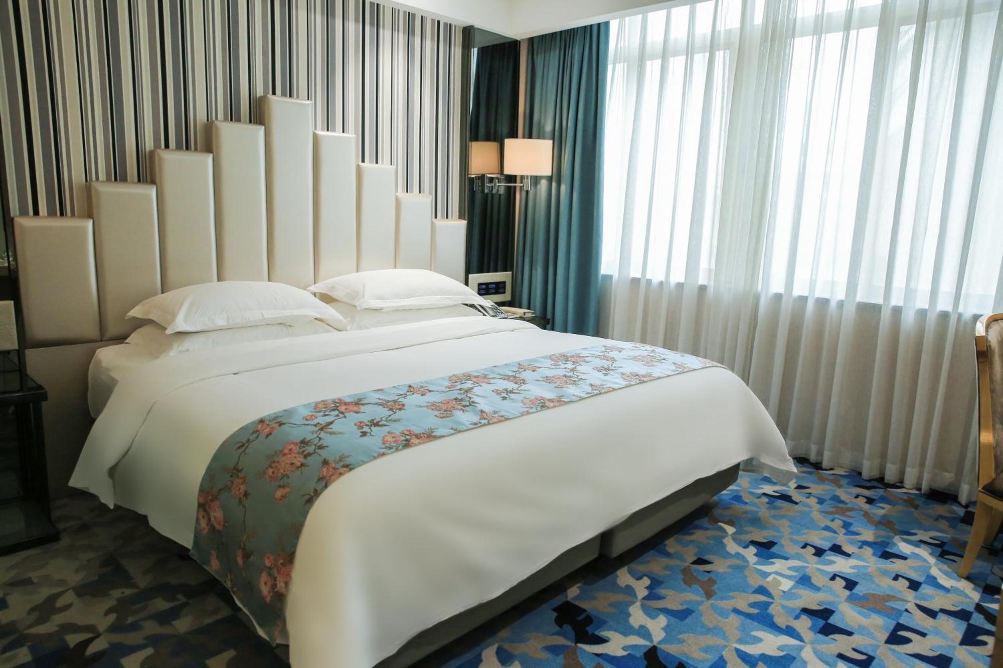 Hotel Ramada Shenzhen Baoan Exterior foto