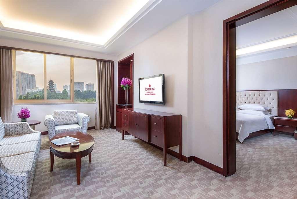 Hotel Ramada Shenzhen Baoan Habitación foto